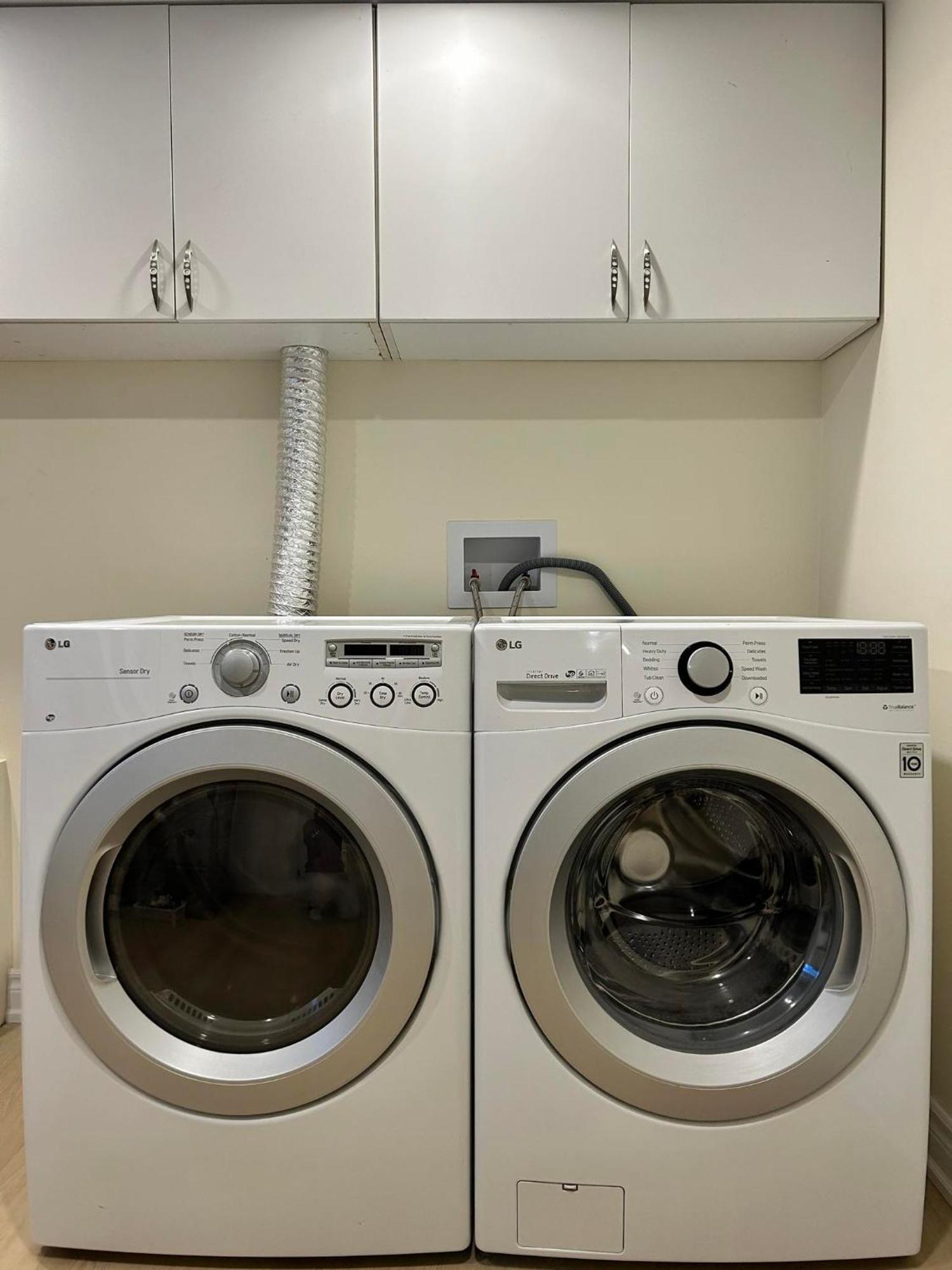 Brand New Lower Home With Exclusive Bathroom تورونتو المظهر الخارجي الصورة